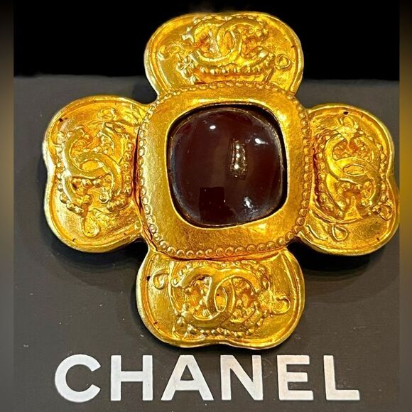 Chanel 96A Cross Interlocking CC Gold Plated Brooch - Picture 1 of 5